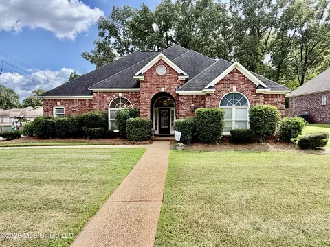 Exterior - 100 Trace Ridge Dr, Clinton, MS 39056 photo 2 of 19