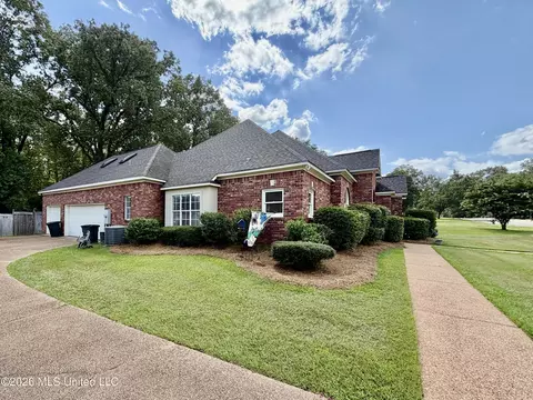 Exterior - 100 Trace Ridge Dr, Clinton, MS 39056 photo 18 of 19