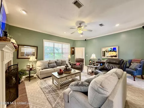 Living - 100 Trace Ridge Dr, Clinton, MS 39056 photo 4 of 6