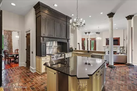 Kitchen - 122 Old Orchard Rd, Madison, MS 39110 photo 1 of 2