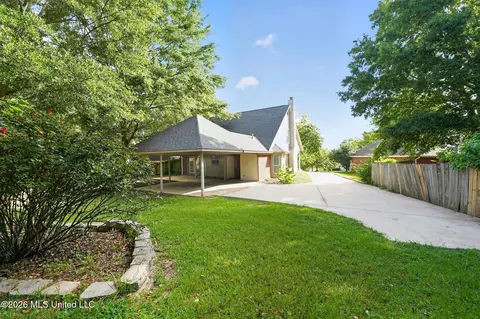 Exterior - 326 Crestview Dr, Madison, MS 39110 photo 1 of 2