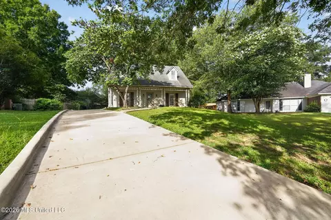 Other - 326 Crestview Dr, Madison, MS 39110 photo 2 of 7