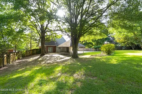 Exterior - 326 Crestview Dr, Madison, MS 39110 photo 2 of 2