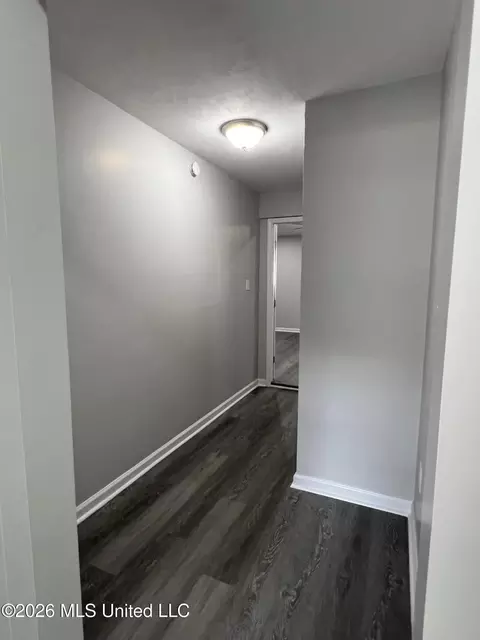 Entry Way - 5726 Medallion Dr, Jackson, MS 39211 photo 1 of 1