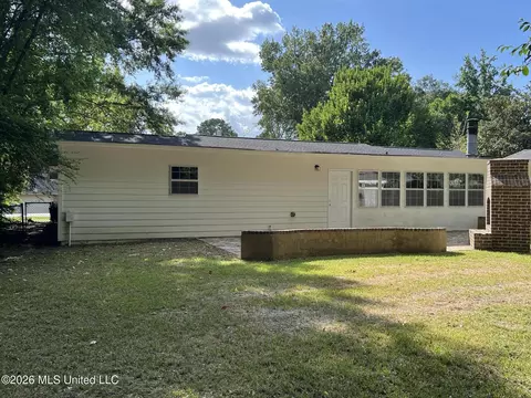 Exterior - 5726 Medallion Dr, Jackson, MS 39211 photo 4 of 4