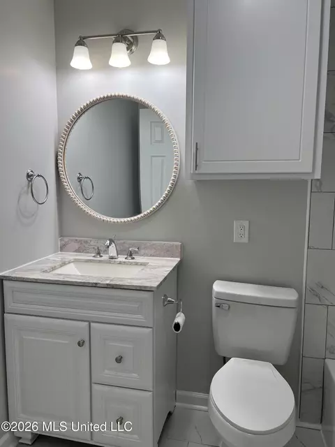 Bath - 5726 Medallion Dr, Jackson, MS 39211 photo 1 of 4