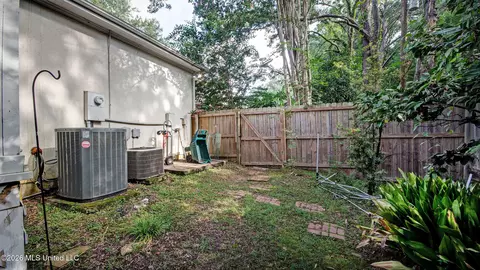 Exterior - 1 Pond Side Dr, Jackson, MS 39211 photo 12 of 13