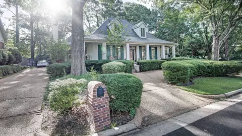 Exterior - 1 Pond Side Dr, Jackson, MS 39211 photo 2 of 13