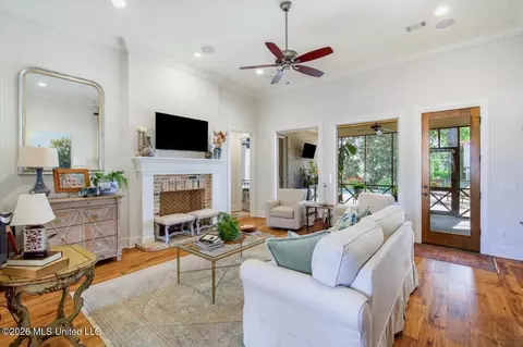 Living - 304 Colony Ct, Madison, MS 39110 photo 1 of 1