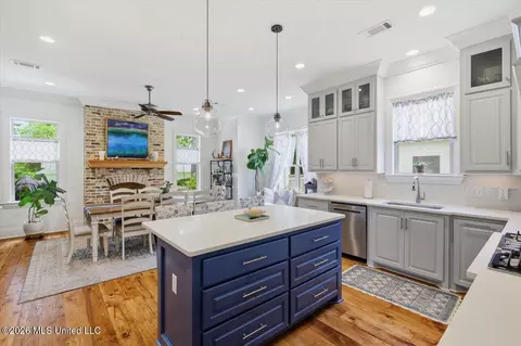Kitchen - 304 Colony Ct, Madison, MS 39110 photo 3 of 3