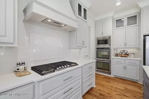 Kitchen - 304 Colony Ct, Madison, MS 39110 photo 2 of 3