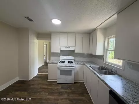 Kitchen - 834 Ms-12, Kosciusko, MS 39090 photo 1 of 2