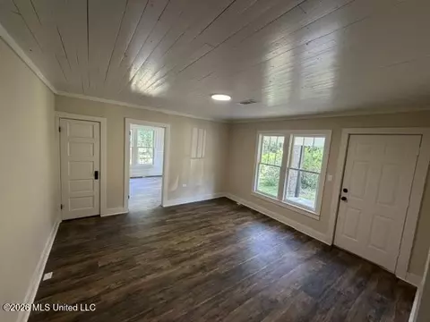 Living - 834 Ms-12, Kosciusko, MS 39090 photo 6 of 7