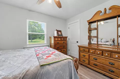 Bedroom - 9183 Ms-198, Lucedale, MS 39452 photo 4 of 7