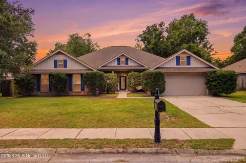 120 Cattail Ln, Ocean Springs, MS 39564