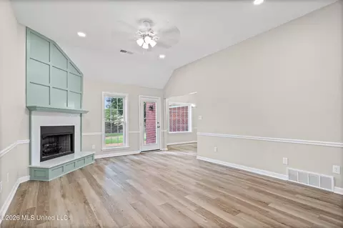 Living - 9079 Hickory Dr, Olive Branch, MS 38654 photo 1 of 3