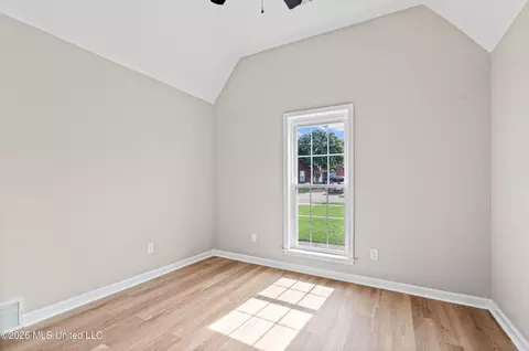 Bedroom - 9079 Hickory Dr, Olive Branch, MS 38654 photo 1 of 2