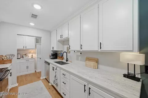 Kitchen - 115 Rowe Dr, Braxton, MS 39044 photo 1 of 4