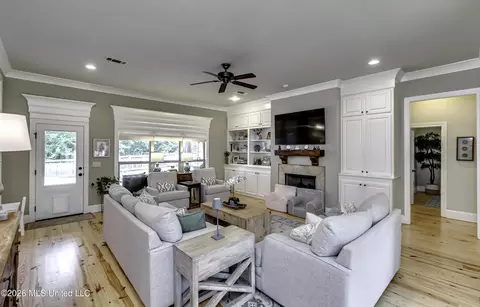Living - 175 Carmichael Blvd, Madison, MS 39110 photo 1 of 5