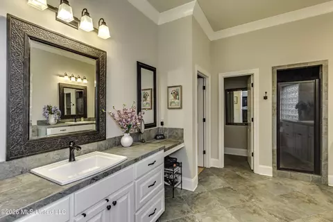 Bath - 175 Carmichael Blvd, Madison, MS 39110 photo 1 of 10