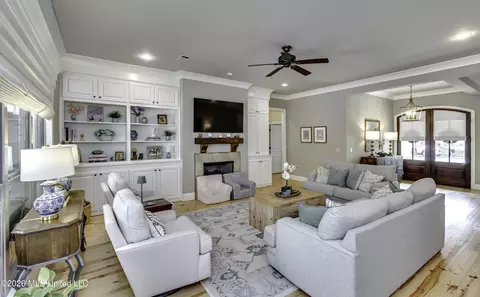 Living - 175 Carmichael Blvd, Madison, MS 39110 photo 4 of 5