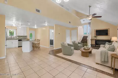 Living - 109 S Wright Ave, Long Beach, MS 39560 photo 5 of 6
