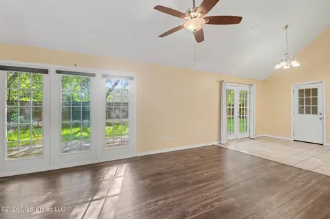 Living - 109 S Wright Ave, Long Beach, MS 39560 photo 4 of 6