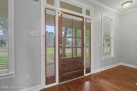 Entry Way - 800 Cedar Xing, Hernando, MS 38632 photo 1 of 2