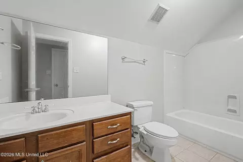 Bath - 800 Cedar Xing, Hernando, MS 38632 photo 4 of 4