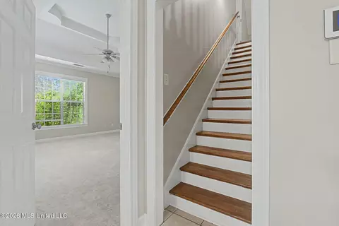Entry Way - 800 Cedar Xing, Hernando, MS 38632 photo 2 of 2