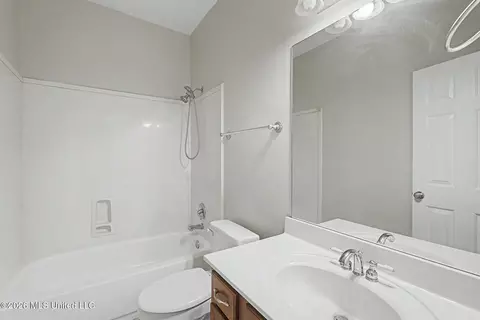 Bath - 800 Cedar Xing, Hernando, MS 38632 photo 3 of 4