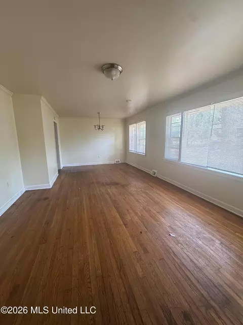Living - 245 Shady Cir, Jackson, MS 39204 photo 1 of 4