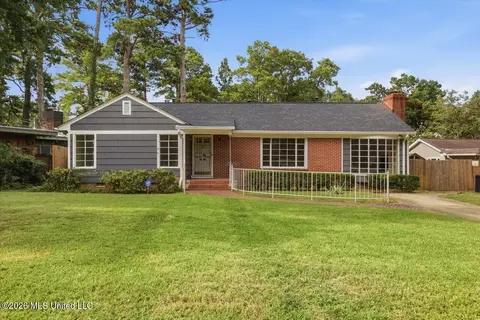 Exterior - 1037 Cedar Hill Dr, Jackson, MS 39206 photo 2 of 11