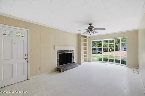 Living - 1037 Cedar Hill Dr, Jackson, MS 39206 photo 4 of 5