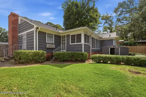 Exterior - 1037 Cedar Hill Dr, Jackson, MS 39206 photo 5 of 11