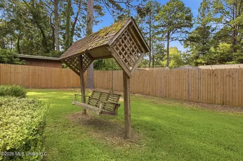 Exterior - 1037 Cedar Hill Dr, Jackson, MS 39206 photo 8 of 11