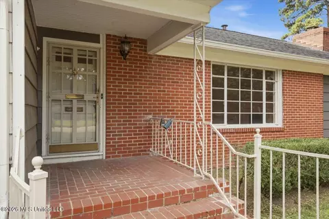 Exterior - 1037 Cedar Hill Dr, Jackson, MS 39206 photo 3 of 11