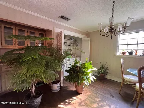 Dining - 2930 Dantzler St, Moss Point, MS 39563 photo 2 of 3