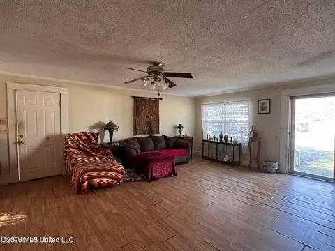 Living - 2930 Dantzler St, Moss Point, MS 39563 photo 2 of 6