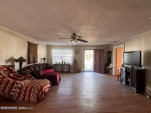 Living - 2930 Dantzler St, Moss Point, MS 39563 photo 4 of 6