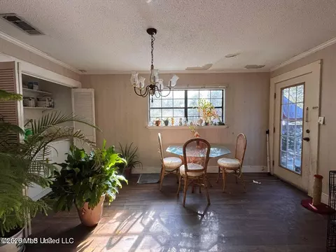 Dining - 2930 Dantzler St, Moss Point, MS 39563 photo 1 of 3
