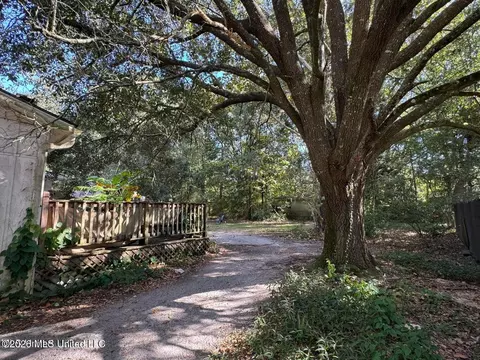 Exterior - 2930 Dantzler St, Moss Point, MS 39563 photo 4 of 5
