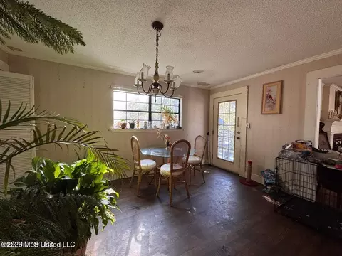 Dining - 2930 Dantzler St, Moss Point, MS 39563 photo 3 of 3