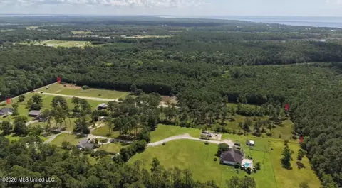 6024 Addie Ln, Bay Saint Louis, MS 39520