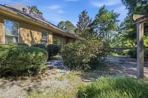 Exterior - 4610 Maurey Rd, Jackson, MS 39211 photo 9 of 10