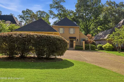 Exterior - 4610 Maurey Rd, Jackson, MS 39211 photo 2 of 10