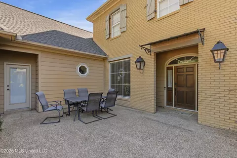 Exterior - 4610 Maurey Rd, Jackson, MS 39211 photo 4 of 10