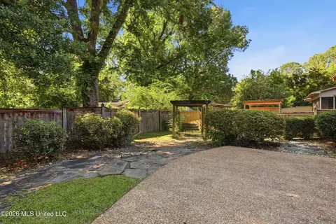 Exterior - 4610 Maurey Rd, Jackson, MS 39211 photo 6 of 10