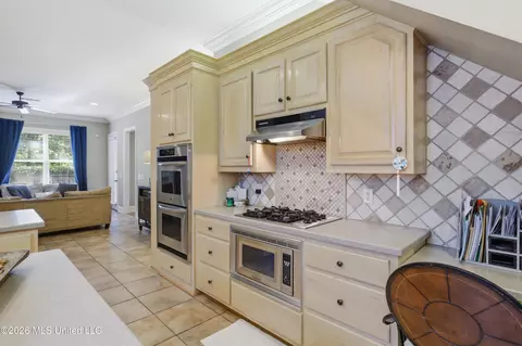 Kitchen - 4610 Maurey Rd, Jackson, MS 39211 photo 2 of 3