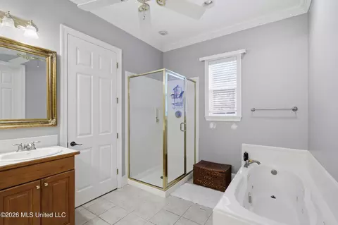Bath - 4610 Maurey Rd, Jackson, MS 39211 photo 2 of 6